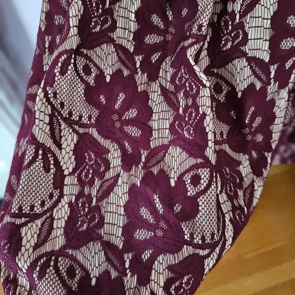 Elegant Burgundy Lace Dress - Picture 3 of 9